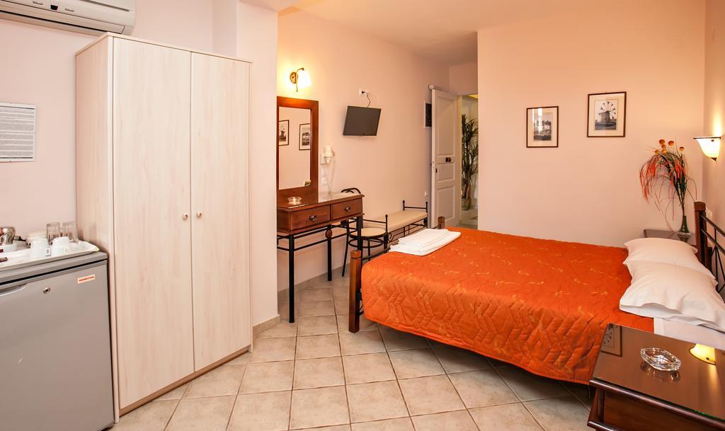 Arxontiko Hotel Tínos Eksteriør billede
