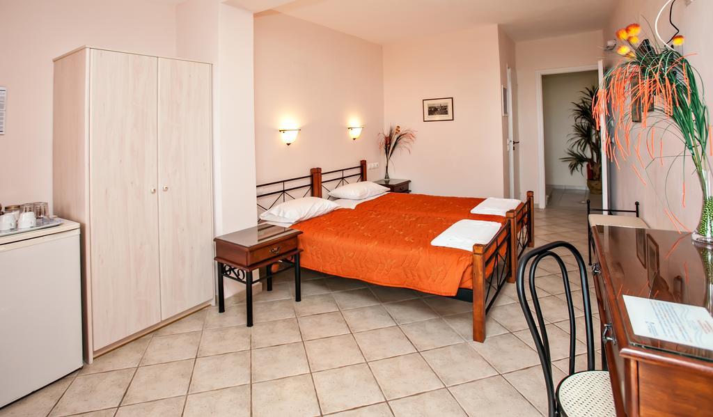 Arxontiko Hotel Tínos Eksteriør billede