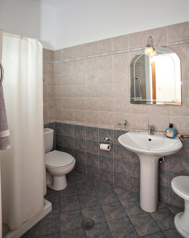 Arxontiko Hotel Tínos Eksteriør billede