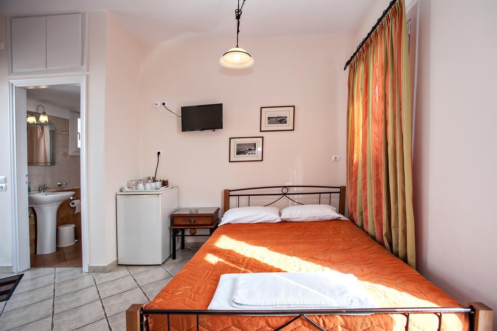 Arxontiko Hotel Tínos Eksteriør billede
